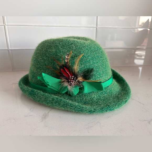 Boutique Kate’s Canada Accessories - Vintage Boutique Kate’s Canada Green Women's Hat with Feather Accent